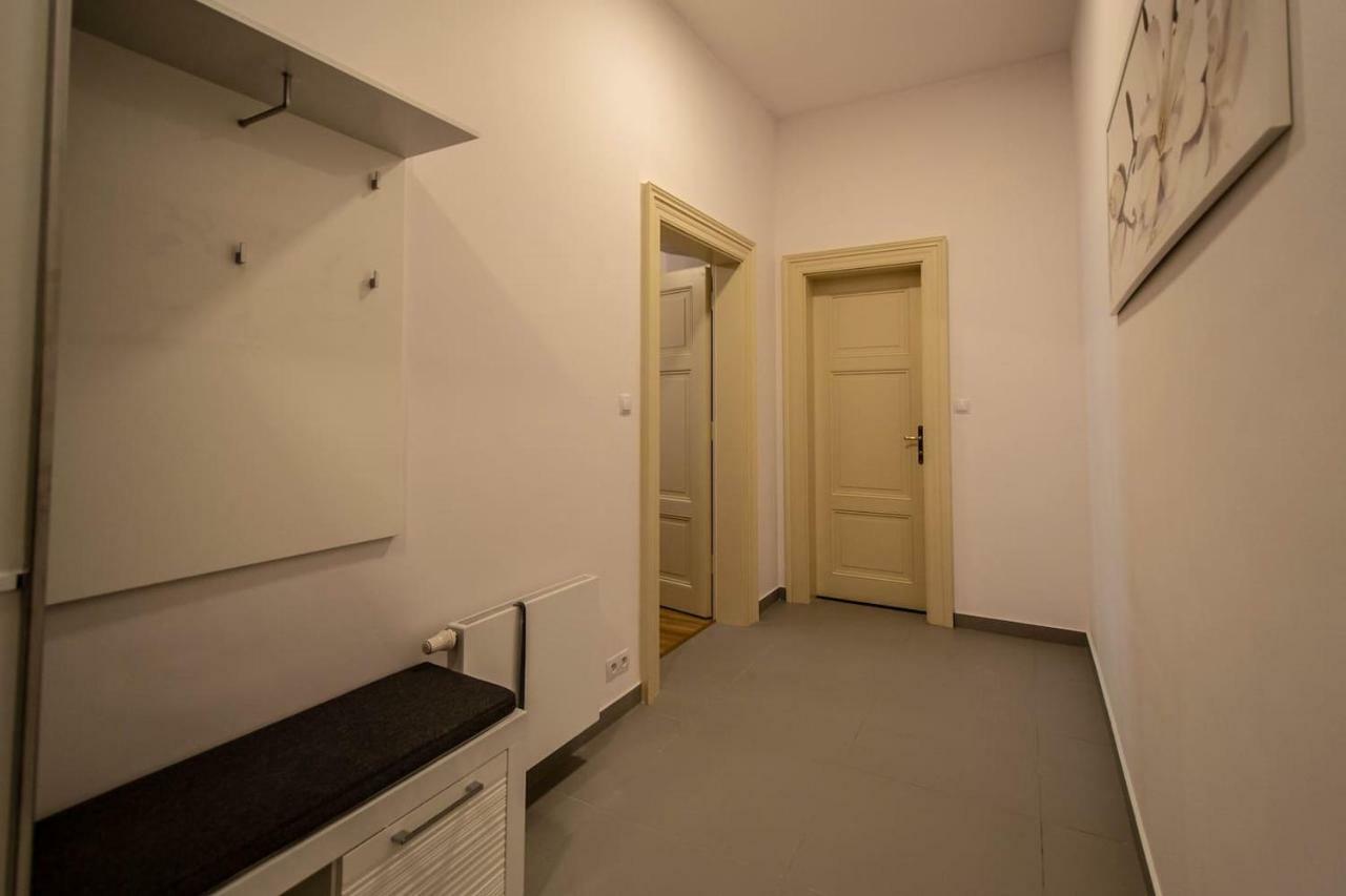 Design 3Bdr Apartment In Residence, Free Parking Praha Eksteriør bilde