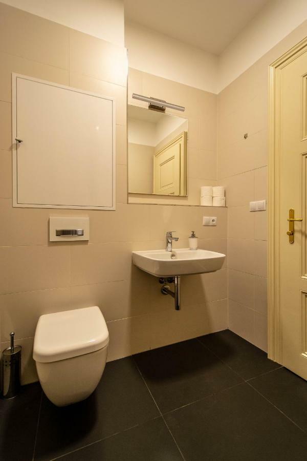 Design 3Bdr Apartment In Residence, Free Parking Praha Eksteriør bilde